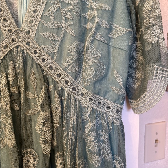 Pink Blush Maxi Lace Dress - Picture 3 of 5